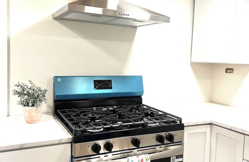 Stockade Historic District Apartment | First floor BIG BEN family apartment