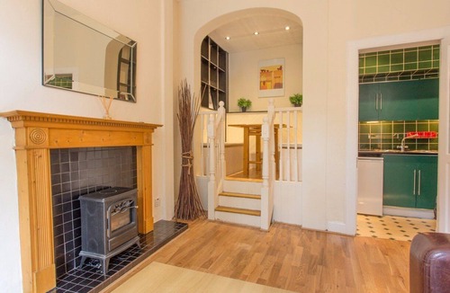 Bonnington Apartment | First floor, centrally located one-bed apartment, sleeping 4.