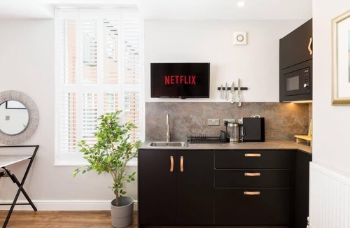 Warrington Apartment | First floor compact studio with kitchenette