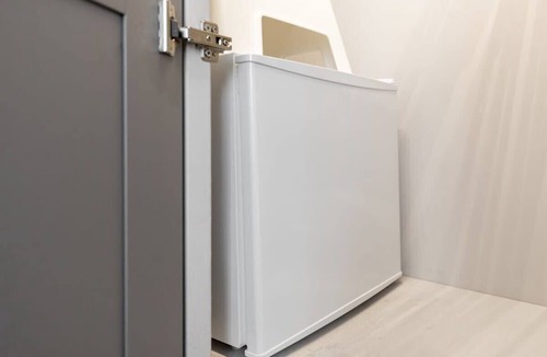 Warrington Apartment | First floor compact studio with kitchenette