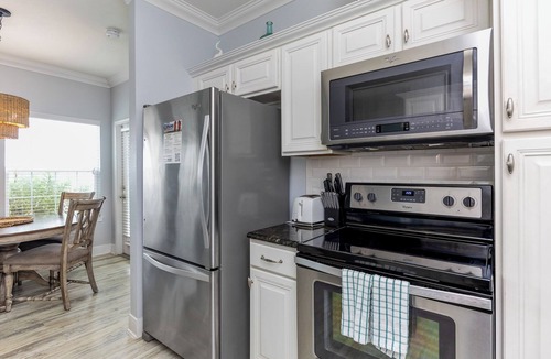 Corpus Christi Condo | First-Floor Condo Steps from the Beach with Private Patio