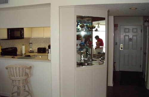 Garden City Condo | FIRST FLOOR CONDO WITH POOL & JACUZZI