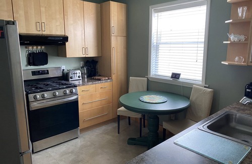 North Buffalo Apartment | FIRST FLOOR FLAT FOR BUSINESS OR PLEASURE