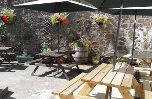 Malvern Apartment | First Floor Flat with view