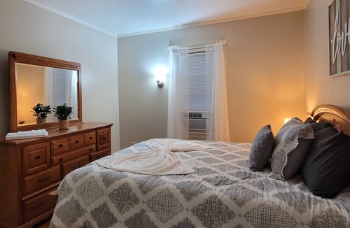 Elmhurst Apartment | First floor, parking, laundry, walk to downtown.