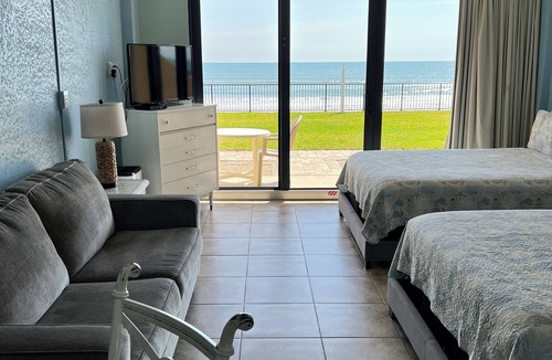 Daytona Beach Shores Resort | First Floor Private Paradise Ocean Front Studio FALL SALE! POOL OPEN!