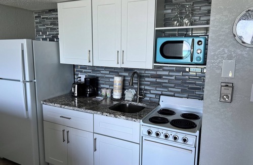 Daytona Beach Shores Resort | First Floor Private Paradise Ocean Front Studio FALL SALE! POOL OPEN!