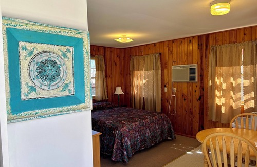 Bull Shoals Resort | First floor Queen Pool View