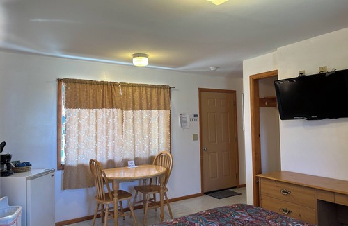 Bull Shoals Resort | First floor Queen Pool View