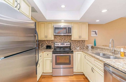 Bokeelia Condo | First-floor, snowbird-friendly townhouse w/shared pool, WiFi, central AC, & W/D