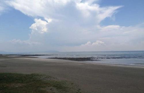 Kampung Pantai Batu Hitam House | First Guest House