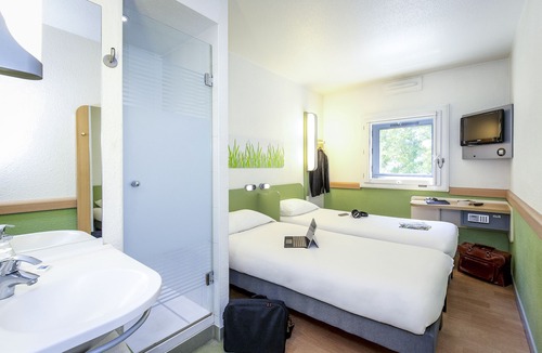 Apt Hotel | First Inn Hotel