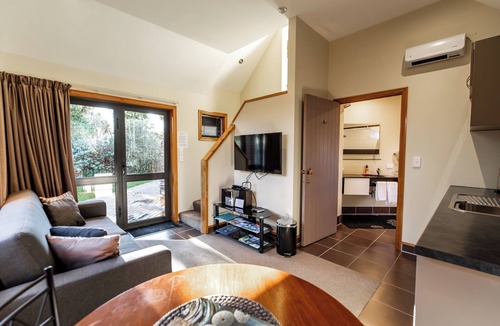 Kaikoura Apartment | First Light Kaikoura - Unit 2 - KK9536/2