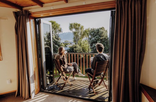 Kaikoura Apartment | First Light Kaikoura - Unit 2 - KK9536/2