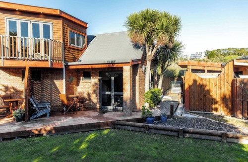 Kaikoura Apartment | First Light Kaikoura - Unit 2 - KK9536/2