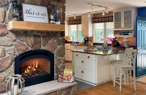 Bluewater Cottage | First on Elmslie Oasis, Lakefront