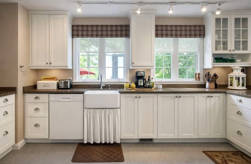 Bluewater Cottage | First on Elmslie Oasis, Lakefront