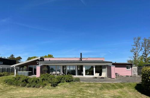 Ebeltoft House | First Row Beach House With Panoramic Views