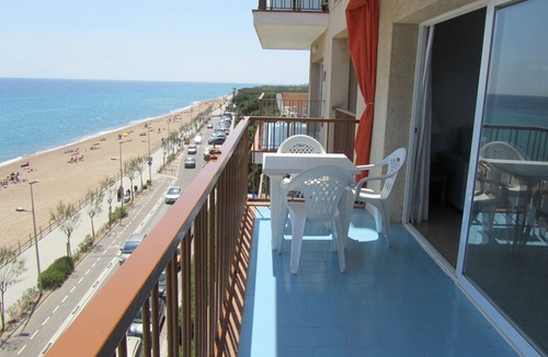 Blanes Apartment | First sea line 5 seats