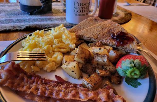 Danforth Bed & Breakfast | First Settlers Lodge