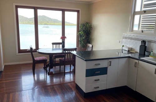 Brisbane Waterfront House | Fish and Crab from the backyard