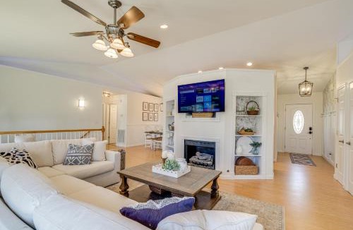 Westlake Corner House | Fish, Boat and Hike Lakefront Home with Game Room!