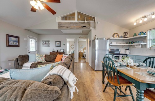 Long Mott House | Fish & Boat: Home w/Spacious Yard in Seadrift