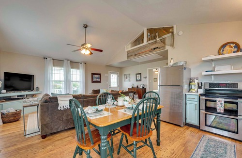 Long Mott House | Fish & Boat: Home w/Spacious Yard in Seadrift