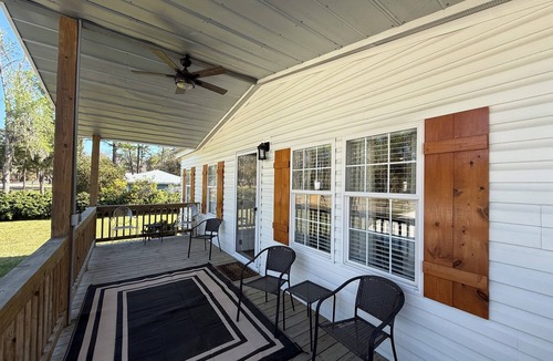 Shellman Bluff House | Fish Camp Getaway-Axl's Redneck Riviera
