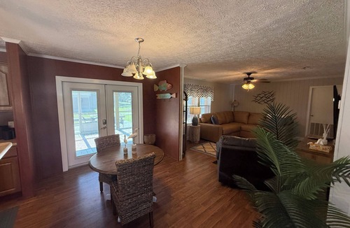 Shellman Bluff House | Fish Camp Getaway-Axl's Redneck Riviera