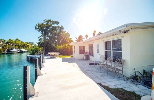 Bay Point House | Fish Camp | Old Florida canalfront getaway