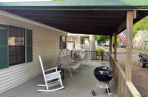 Hornbeak House | Fish cleaning station, screened porch, covered front porch, fire pit, 3 BR
