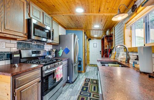 Drake House | Fish & Hike! Hot Tub Haven 2 Mi to Estes Park