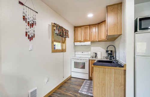 Chiloquin Cabin | Fish & Hike: Peaceful Cabin on Williamson River