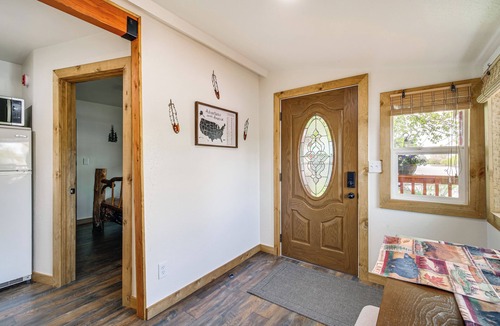 Chiloquin Cottage | Fish & Hike: Peaceful Cabin on Williamson River