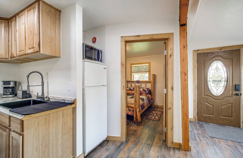 Chiloquin Cottage | Fish & Hike: Peaceful Cabin on Williamson River