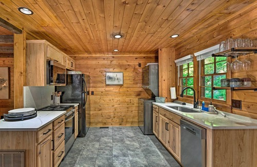 Moravian Falls Cabin | Fish, Hike & Relax: Forest-View Morovian Falls Gem