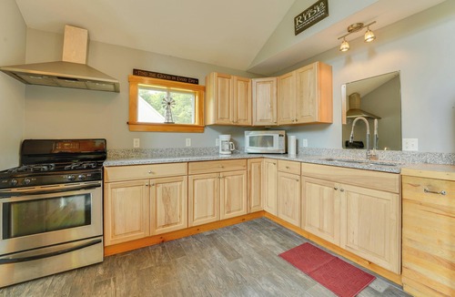 Dexter House | Fish + Hike: Wooded Home w/Deck in Dexter