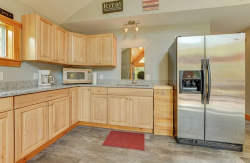 Dexter House | Fish + Hike: Wooded Home w/Deck in Dexter