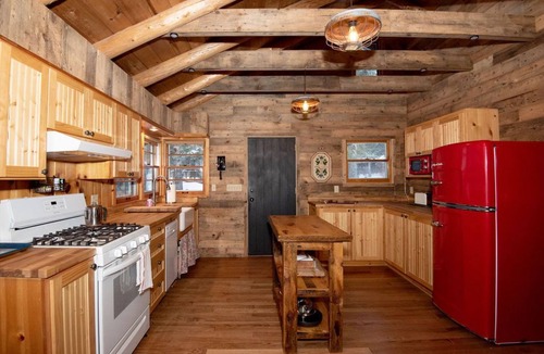 Lutsen Cabin | Fish Hook Cove on Lake Superior. Enjoy Grand Marais, Lutsen & the North Shore!