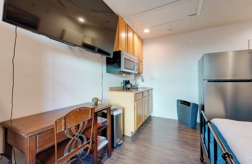 Palm Harbor Apartment | Fish & Kayak: Palm Harbor Studio w/ Pool Access!