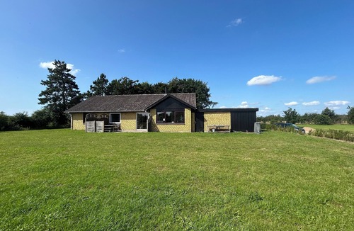 Bylderup-Bov House | Fish Lake House - By the Water -Lake & Stream -Beautiful Nature -Family Friendly