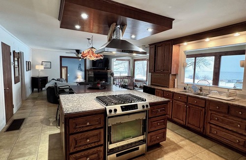 Martintown Cottage | Fish ON! Charming cottage on the n St. Lawrence River with 60' dock