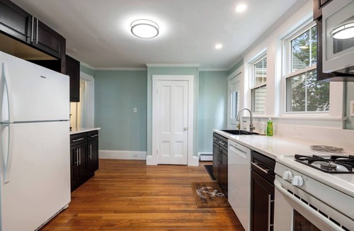 Gloucester Apartment | Fish & Ships on Canal: Steps to Ocean, Blvd, Park