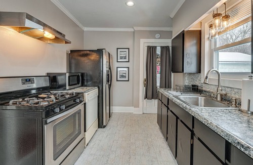 Seneca Falls House | Fish, Sip & Explore! Home < 1 Mi to Cayuga Lake