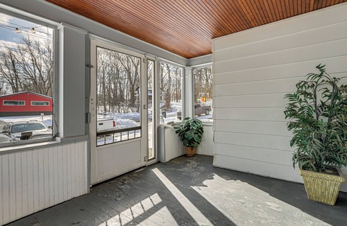 Seneca Falls House | Fish, Sip & Explore! Home < 1 Mi to Cayuga Lake