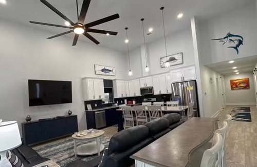 Port O Connor House | Fish Stories 5 Bedroom/3.5 Bathroom With Pool and Playscape