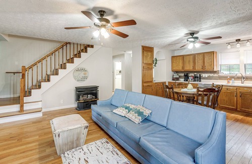 Eatonton Cottage | Fish & Swim Off the Dock: Lake Sinclair Family Gem