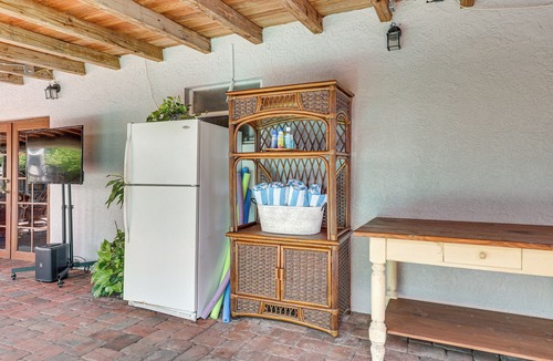 Deerfield Beach Cottage | Fish, Swim & Relax Poolside! Deerfield Beach Oasis