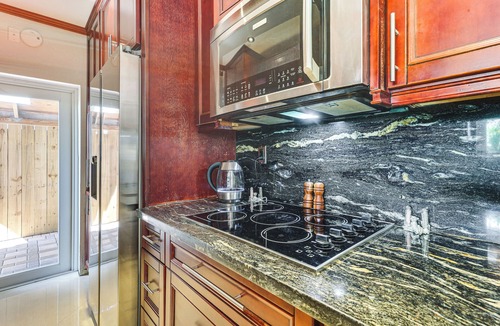 Deerfield Beach Cottage | Fish, Swim & Relax Poolside! Deerfield Beach Oasis